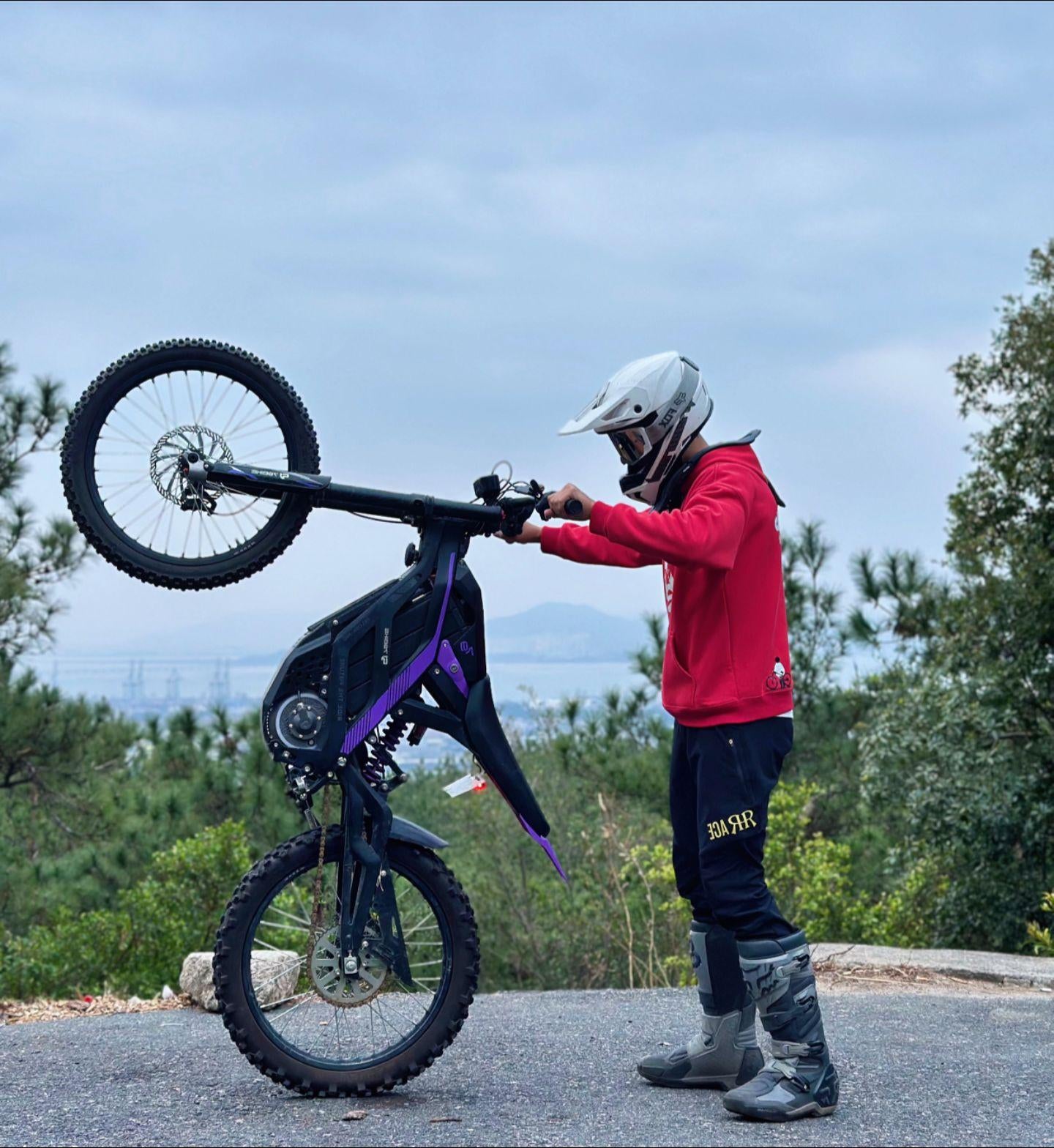 Super Deal! Kick&Move Falcon Pro e-Dirtbike 2025 - Zwaart/Paars