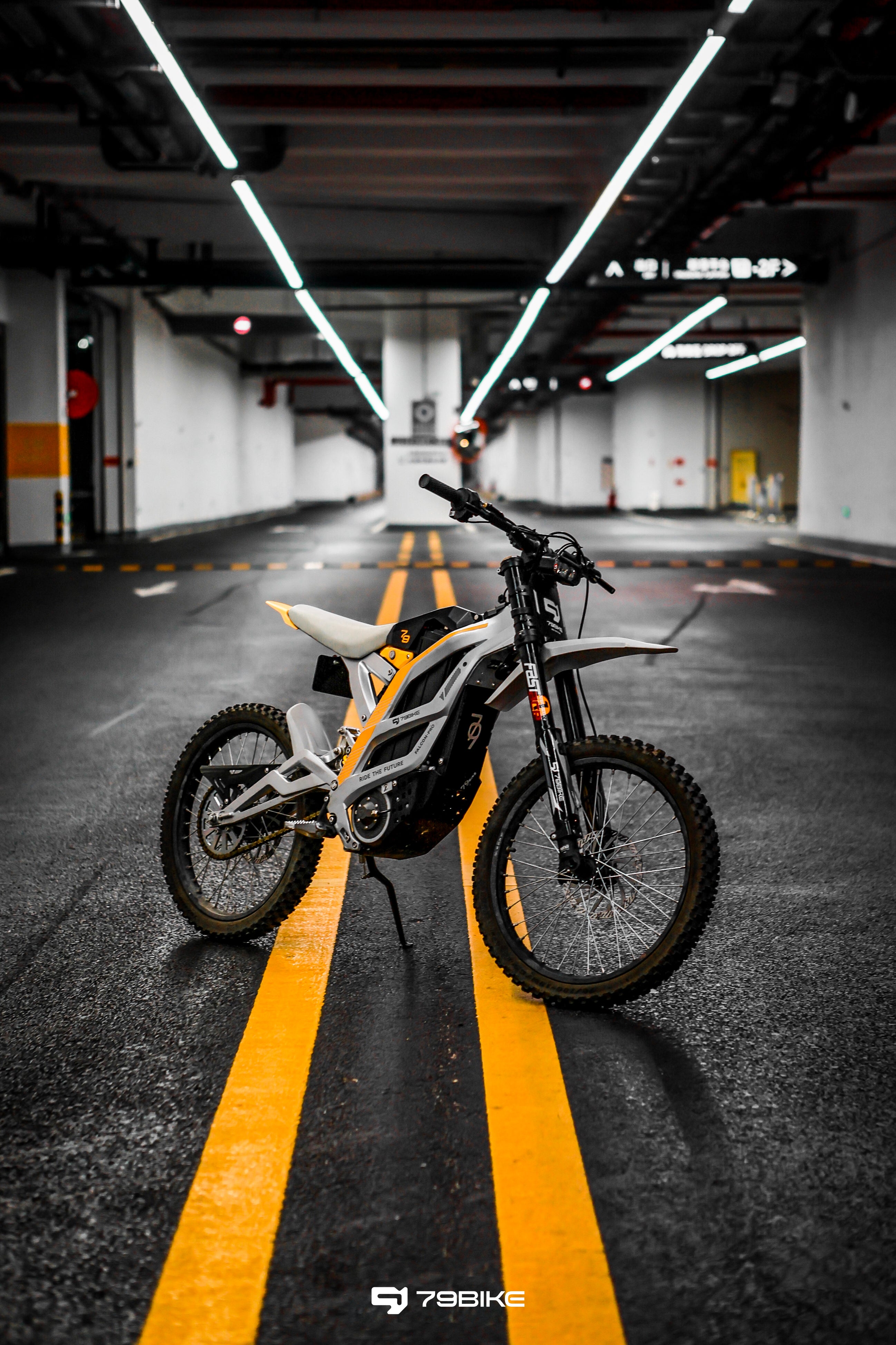 Super Deal! Kick&Move Falcon Pro e-Dirtbike 2025 - Zilver/Geel