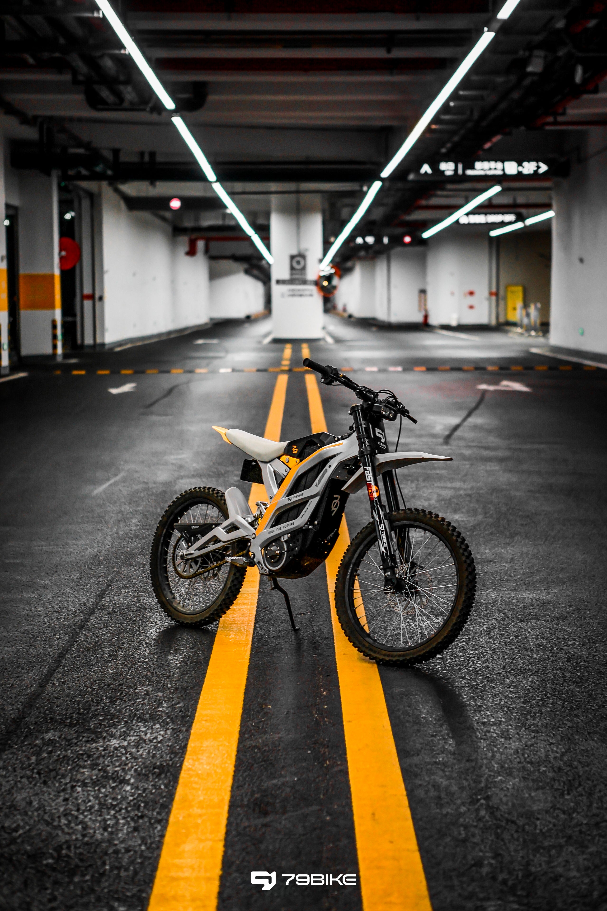 Super Deal! Kick&Move Falcon Pro e-Dirtbike 2025 - Zilver/Geel