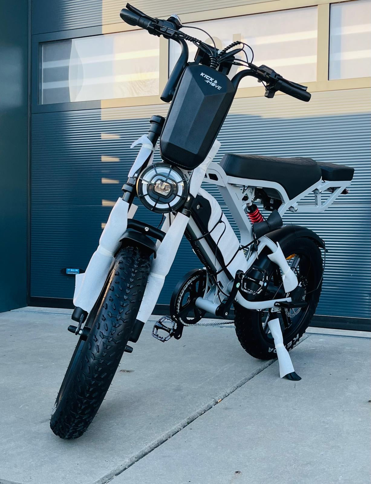 Super Deal! Kick&Move V20 PRO 9.0 2025 - Grey metallic - Hydraulische remmen